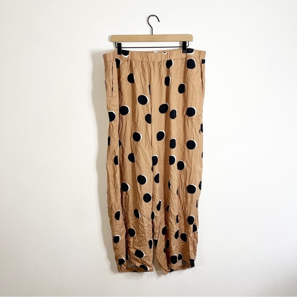 Eloquii Tan and Black Polka Dot Set - Picture 5 of 9